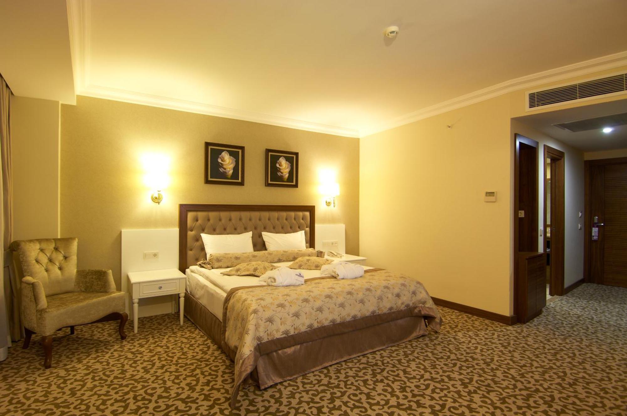 Safran Thermal Resort Sandıklı Exterior foto